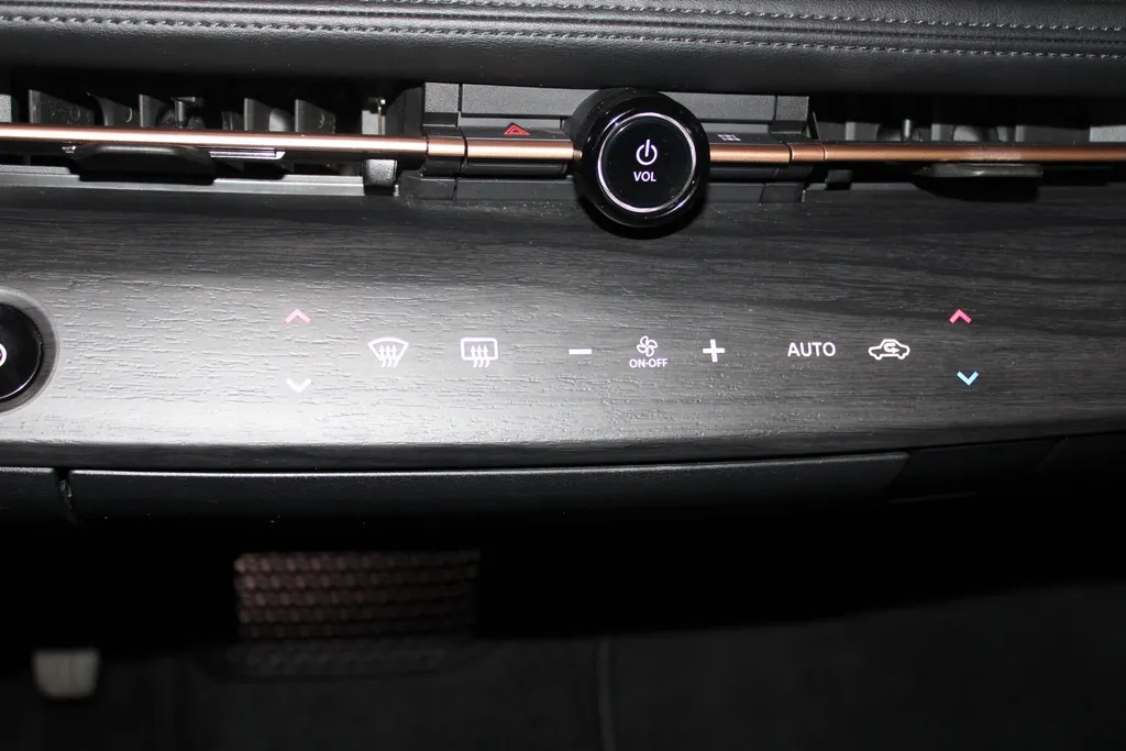 Nissan ARIYA Advance 91 kWh | Electrische stoel verstelling | Apple carplay & Android auto | Navigatie | Parkereersensoren v+a | 360grd camera | Kameleon kleur | 22kw lader | Bi-led verlichting |