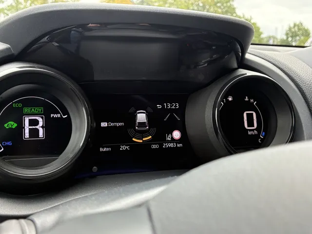 Toyota Yaris 1.5 Hyb. Executive | PDC v/a | Stoelverwarm. | Blindspot |