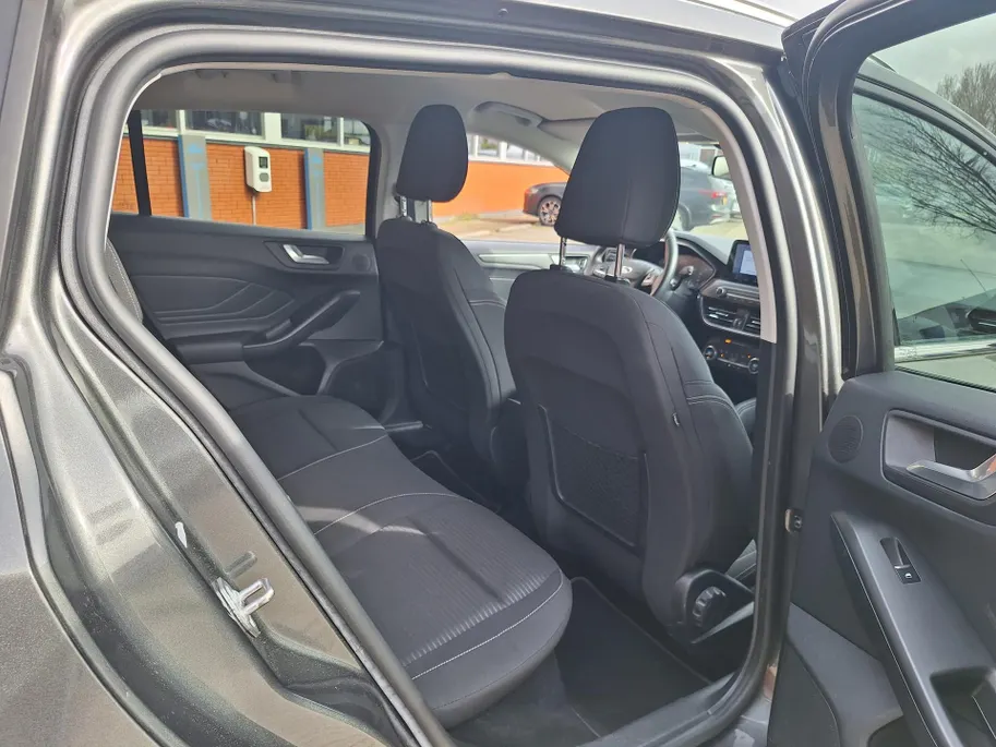 Ford Focus Wagon 1.0 EcoBoost Titanium Business