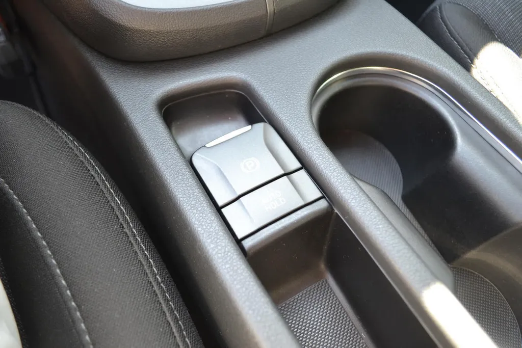 Hyundai Kona 1.6 GDI HEV FASHION|TREKHAAK|NAVI|CARPLAY|HEA
