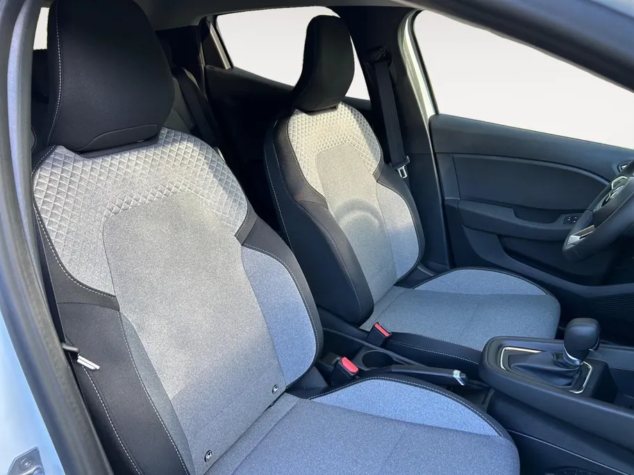 Mitsubishi Colt 1.6 HEV Intense | Climate | Cruise | Android/Apple carplay | Achteruitrijcamera |