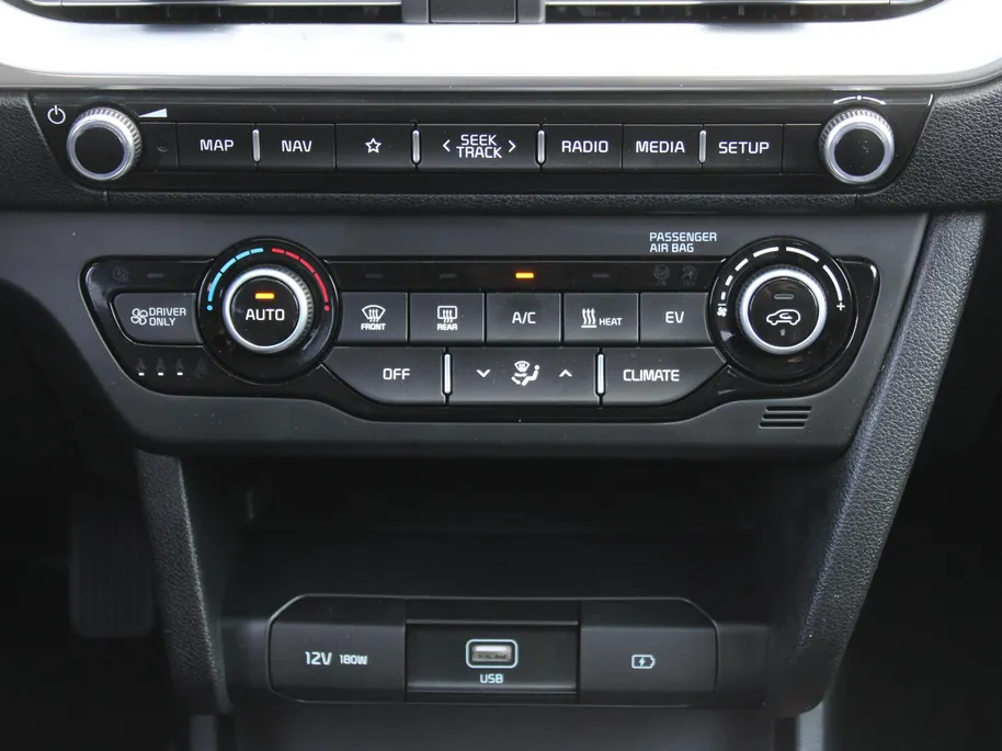 Kia e-Niro DynamicPlusLine 64 kWh | Schuif-/kantel dak | Cruise adapt.| Navi | 17' LM | Stuur-/stoelverwarming | Camera | Clima |