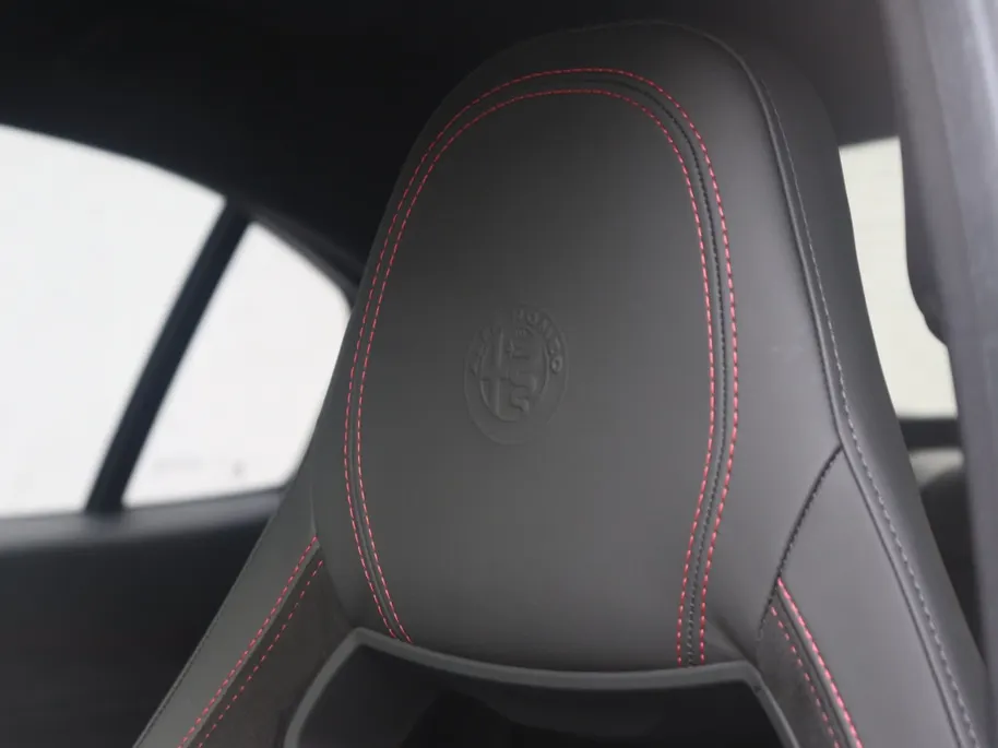 Alfa Romeo Giulia 2.9 V6 Quadrifoglio | Sparco | Carbon | Akrapovic | Rosso 8C