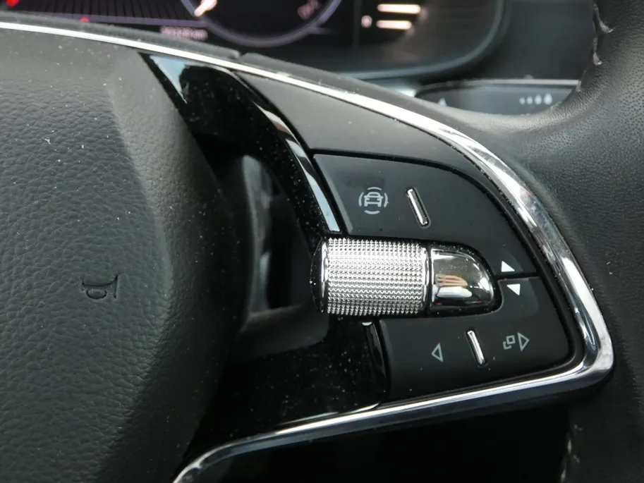 Škoda Kamiq 1.0 TSI Greentech 110pk DSG-7 Business Edition / 39.000 KM !!!!