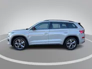 Škoda Kodiaq 1.5 TSI 150pk DSG Sportline Business 7p. · Camera · Inklap. Trekhaak · Keyless · Elek. Bestuurdersstoel + Geheugen · Matrix LED · Garantie t/m 27-05-2028 of 100.000km