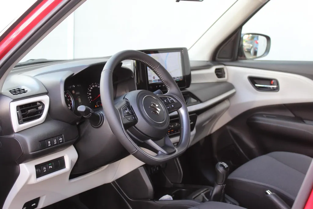 Suzuki Swift 1.2 Select Automaat | Nu € 2.200,- KORTING | Stoelverwarming | Lichtmetalen velgen | meerprijs kleur € 699,-