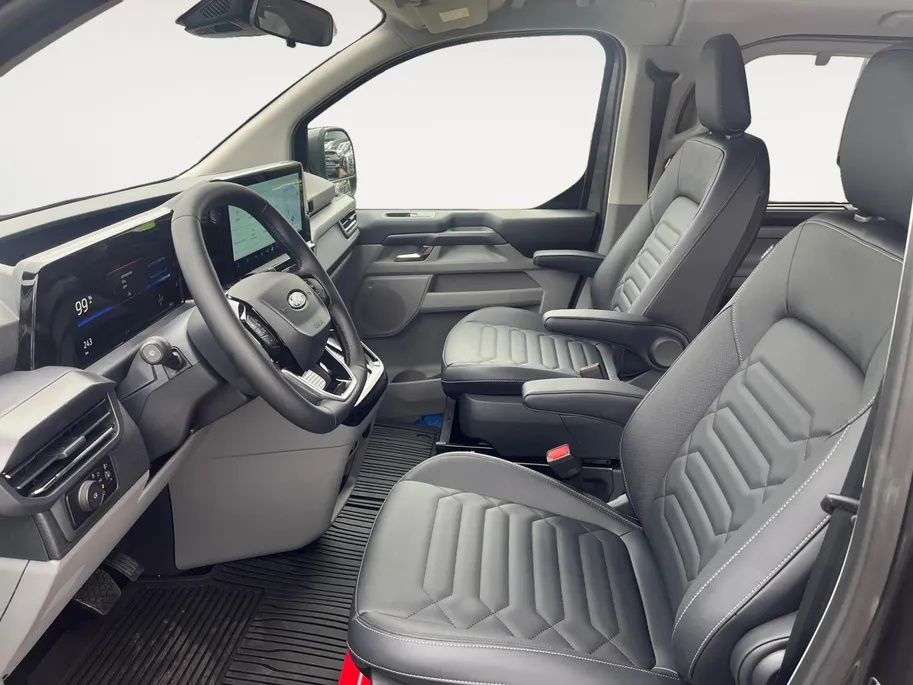 Ford Tourneo Custom E-Tourneo 340 L2H1 Titanium X 8 persoons | TE BESTELLEN AUTO | Lederen interieur | Navigatie | Parkeersensoren voor en achter | 19' LM velgen| Automatische airco 3-zones