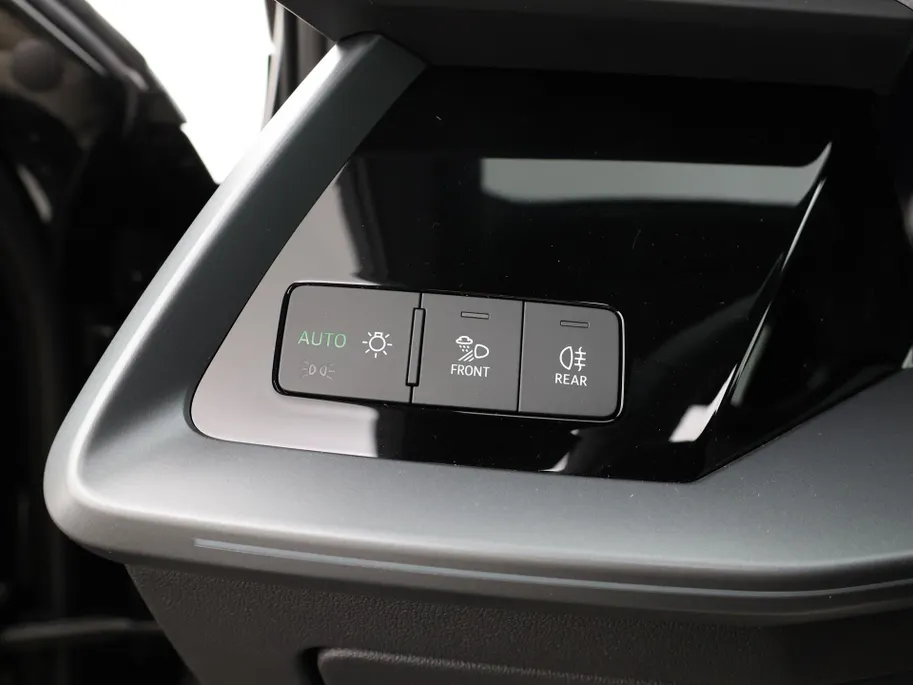 Audi A3 Sportback 45 TFSIe 272pk S-tronic S edition Competition · Panoramadak · Sonos Audio · Camera · Head-Up · Apple/Android Car Play · 18'' Inch · Garantie t/m 28-09-2030 of 100.000km