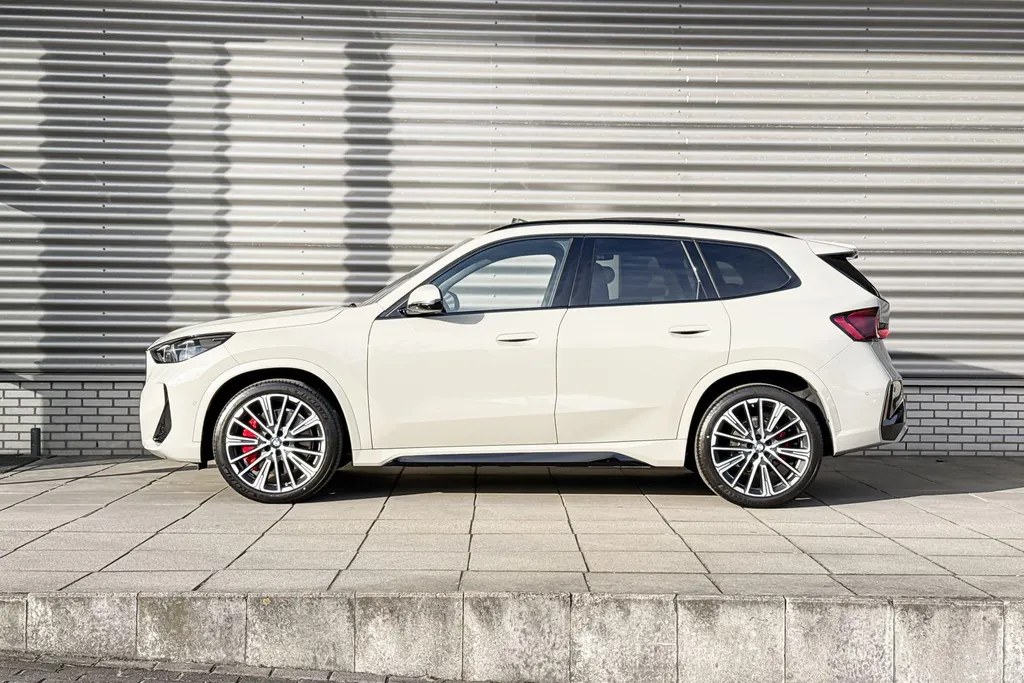 BMW iX1 eDrive20 67 kWh M Sport Edition