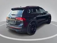 Volkswagen Tiguan 1.4 TSI 245pk DSG eHybrid R-Line Business · Camera · Stuur- & Stoelverwarming · Dodehoeksensor · Parkeer Assistent · Elek. Achterklep · 19'Velgen ·