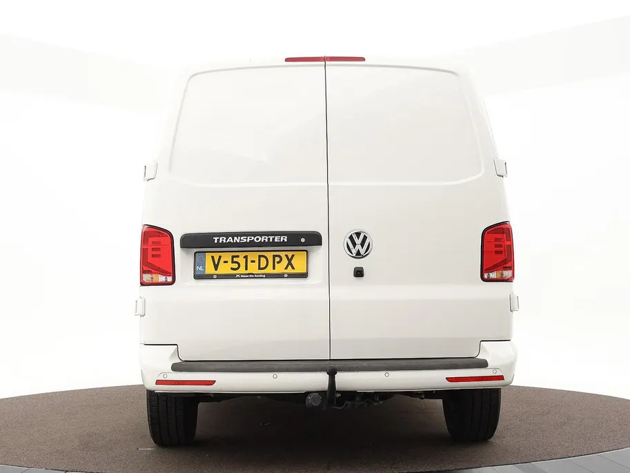Volkswagen Bedrijfswagens Transporter 2.0 TDI L1H1 28 · Camera · Trekhaak · Apple/Android Car Play · Navigatie · Cruise Control · Vloerplaat · 16'' Inch · Garantie t/m 01-04-2028 of 100.000km
