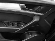 Audi Q5 50 TFSIe 299pk S-tronic S edition · Camera · Wegklapbare Trekhaak · Apple/Android Car Play · Navigatie · 20'' Inch ·