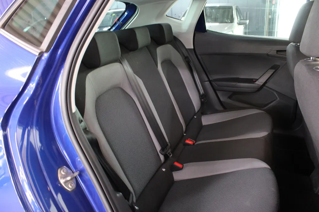 SEAT Ibiza 1.0 TSI Style Business Intense / Navigatie / Camera / Trekhaak /
