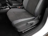 Volkswagen ID.4 Limited Edition 58 kWh accu 190 PK · Achteruitrijcamera · Draadloze telefoonlader · Trekhaak, elektrisch uitklapbaar · Voorraad OUTLET · Prijs is inclusief inruilpremie ·