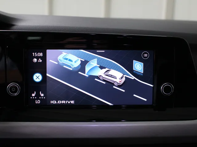 Volkswagen Golf 1.0 TSI Life Apple Carplay | Android Auto | PDC voor en achter | Cruise control