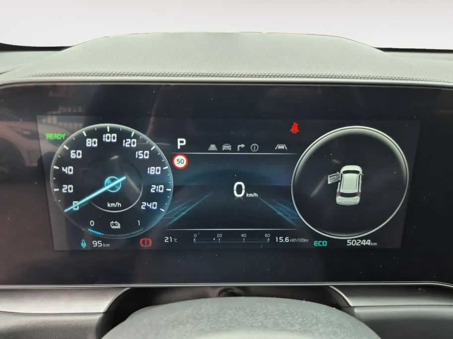 Kia Niro EV Edition 64.8 kWh | Afneembare Trekhaak | Climate Control | Cruise Control | Camera | Navigatie | Stoelverwarming | Stuurverwarming |