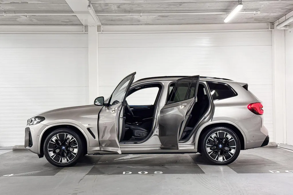 BMW iX3 High Executive