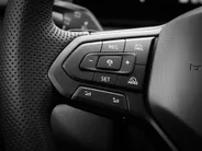Volkswagen T-Roc R-Line First Edition 1.5 eTSI 150 PK 6 versn. DSG · Assistance Pakket · Multimedia Pakket · Park & Comfort Pakket · Voorraad OUTLET · Prijs is inclusief inruilpremie ·