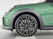 MINI Cooper 3-deurs C Favoured