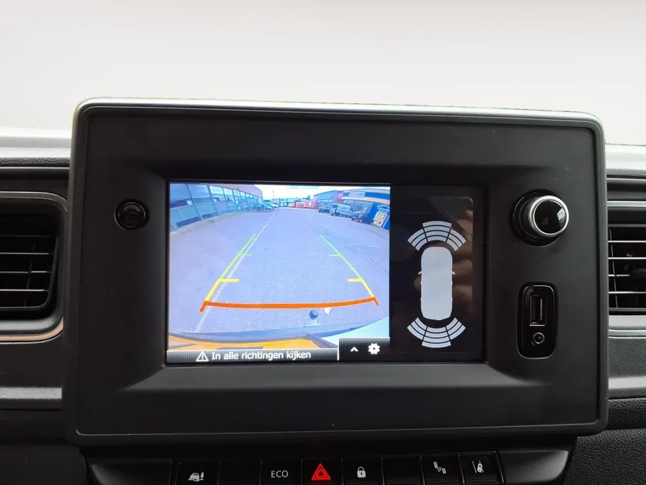 Renault Master T33 2.3 dCi 135 L2H2 Work Edition Airco | Navigatie | PDC-Camera | Blindspot | 1 jaar Garantie.