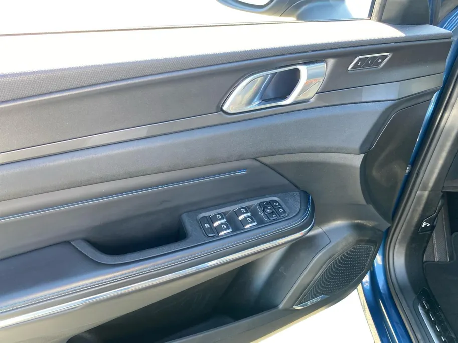 Lynk & Co 01 1.5 PHEV 260pk Plug-In Hybride (70 km elektrisch) | Panodak | CarPlay | Memory | LED | Etc.