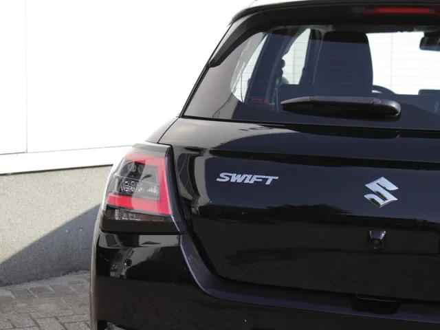 Suzuki Swift 1.2 Comfort Smart Hybrid | € 2200,- DEALERKORTING! | Alle kleuren leverbaar!