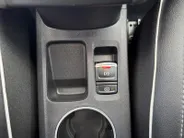 Renault Captur 1.6 E-Tech Hybrid 145 Intens | Automaat | Parkeersensoren | Camera | Cruise & Climate Control | Apple Carplay & Android Auto | 12 Maanden BOVAG Garantie