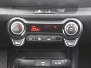 Kia Stonic 1.0 T-GDi MHEV DynamicLine | Camera | Clima | Cruise | Navi | 15' LM | LED | PDC | Apple Carplay/Android Auto |