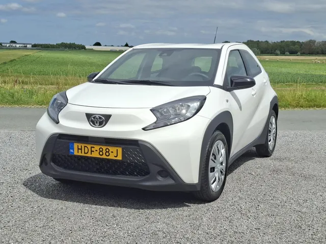 Toyota Aygo X 1.0 VVT-i MT Play AIRCO | CRUISE | NL-auto | rijklaarprijs !!