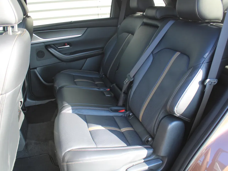 Mazda CX-80 2.5 e-SkyActiv PHEV Homura Plus | Trekhaak | Stuur-/stoelverwarming + ventilatie | 360 Camera | Schuifdak | Elek. stoelverst. | 20' LM | Leer | 7-zits |