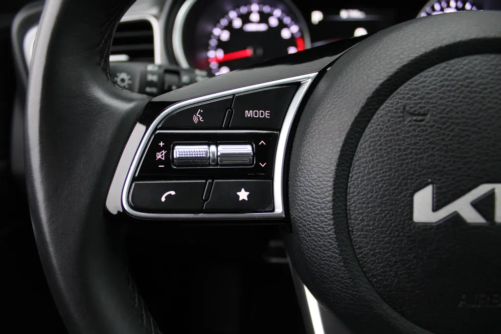 Kia Ceed Sportswagon 1.5 T-GDi MHEV DynamicLine | Navi | Camera | Clima | Cruise | 17' GT-Line velgen | LED | Apple Carplay | Android Auto |