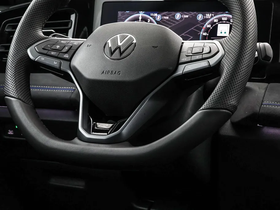 Volkswagen Tiguan R-Line Edition 1.5 eHybrid 204 PK 6 versn. DSG · Black Style Pakket · Panoramaschuif-kanteldak · Comfort Pakket Plus · Interieur Style Pakket · Prijs is inclusief inruilpremie ·