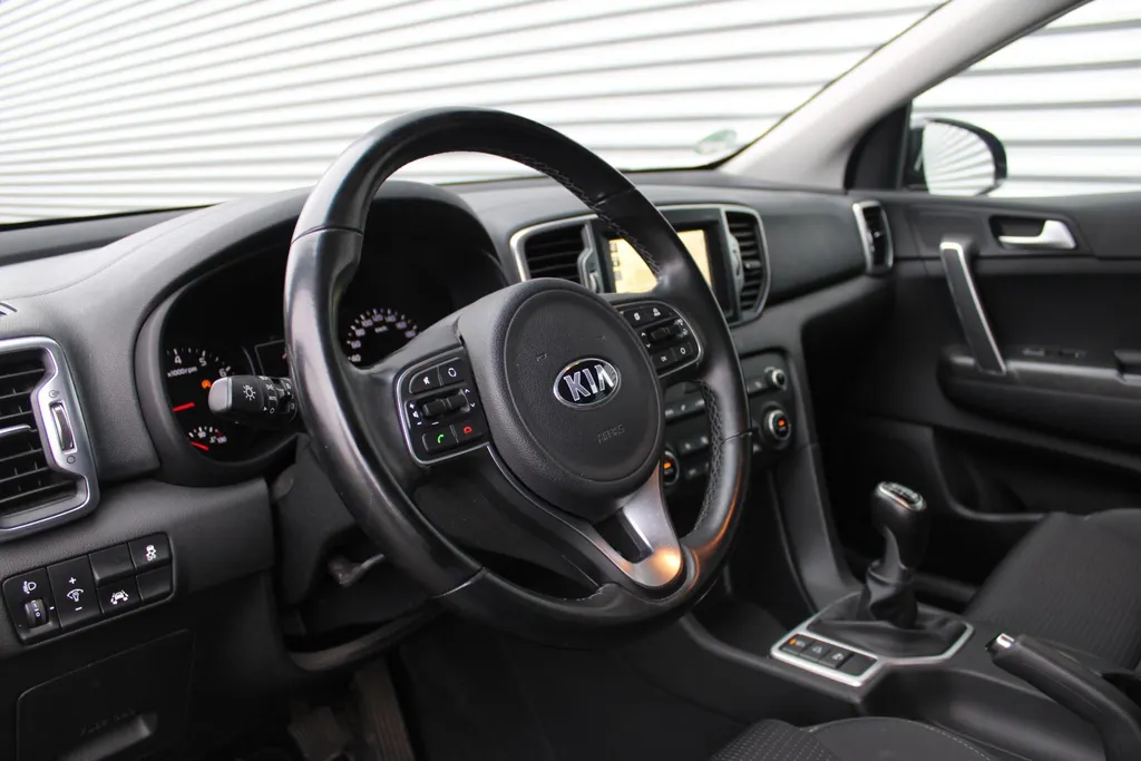 Kia Sportage 1.6 GDI First Edition | 17' LM | Navi | Airco | Cruise | Camera | PDC | Trekhaak |