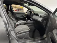 Renault Clio 90PK TCe GPF Techno | 9,3' Navi | Camera | Parkeersensoren | Cruise Control | Climate Control | Licht & Regen Sensor | Apple CarPlay/Android Auto | Full LED | Lichtmetalen Velgen |