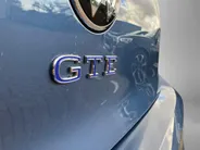 Volkswagen Golf 1.5eHybrid 200kW/272PK GTE Black Style · Panoramadak · Trekhaak · Camera ·  Apple/Android Car Play · Garantie t/m 10-09-2030 of 10000km.