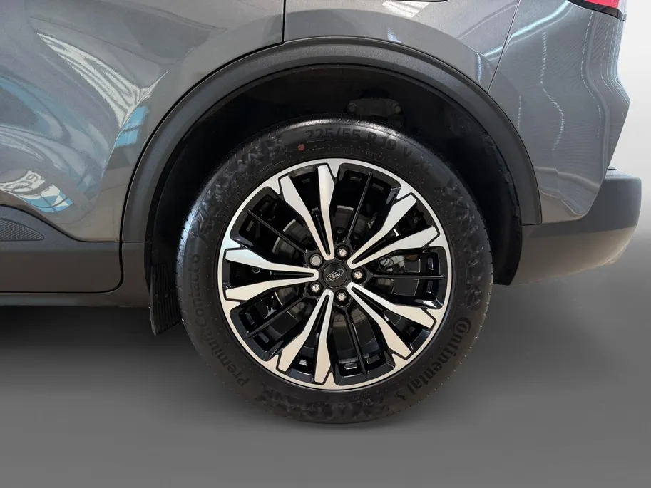 Ford Kuga 1.5 ECOBOOST | TITANIUM | 1600KG TREKGEWICHT | NL-AUTO |