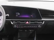 Kia Niro EV Light Edition 64.8 kWh | Airco | Cruise | Navi | Camera | PDC | 17' LM | All season banden | 17% bijtelling |