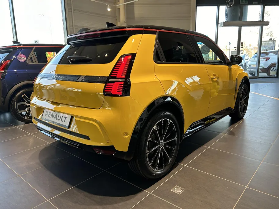 Renault 5 (Z&Z Renault Private Lease actie vanaf €531,-) comfort range iconic cinq 52 kWh | Wij maken graag een Private Lease offerte op maat voor u |