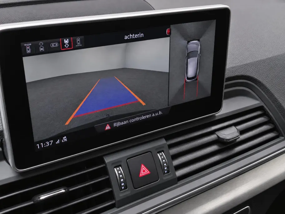 Audi Q5 50 TFSI e quattro S edition · Trekhaak · Adaptive Cruise Control · Apple/Android Car Play · Dodehoeksensoren · Stoelverwarming ·  Drive select · 360°Camera + Parkeersensoren ·