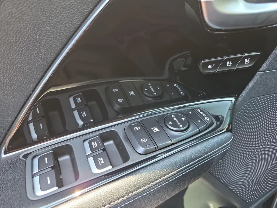 Kia Niro 1.6i Hybrid ExecutiveLine | Automaat | 1e Eigenaar | Dealer onderhouden | JBL | Schuif-/kanteldak | Cruise Control Adaptief | Leder | Stoelverwarming en verkoling | LM Velgen | Carplay | Camera | FabriekGarantie tot 2032