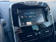 Renault Clio 0.9 TCe Expression | Navigatie | Camera | Airco | Cruise Control | 12 MAANDEN GARANTIE |