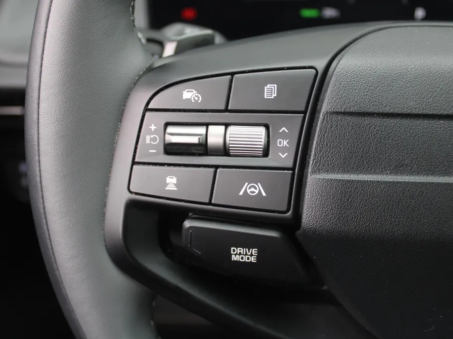 Kia EV6 Air 84 kWh | Stuur-/stoelverwarming | Camera | Cruise adapt. | Telefoonlader | Clima | Navi | 19' LM | LED | Apple Carplay/Android Auto |