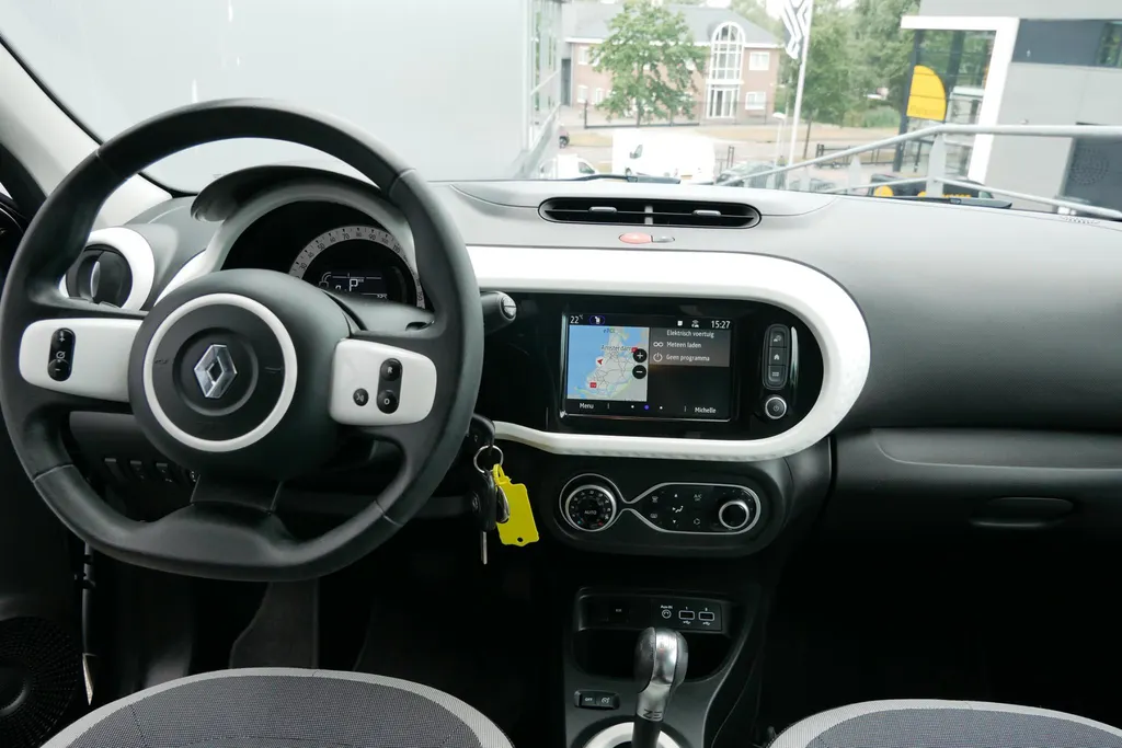 Renault Twingo Z.E. R80 Collection *Automaat*Navi*Climate*Parkeersensoren*Hoge instap*Kleine Draaicirkel!