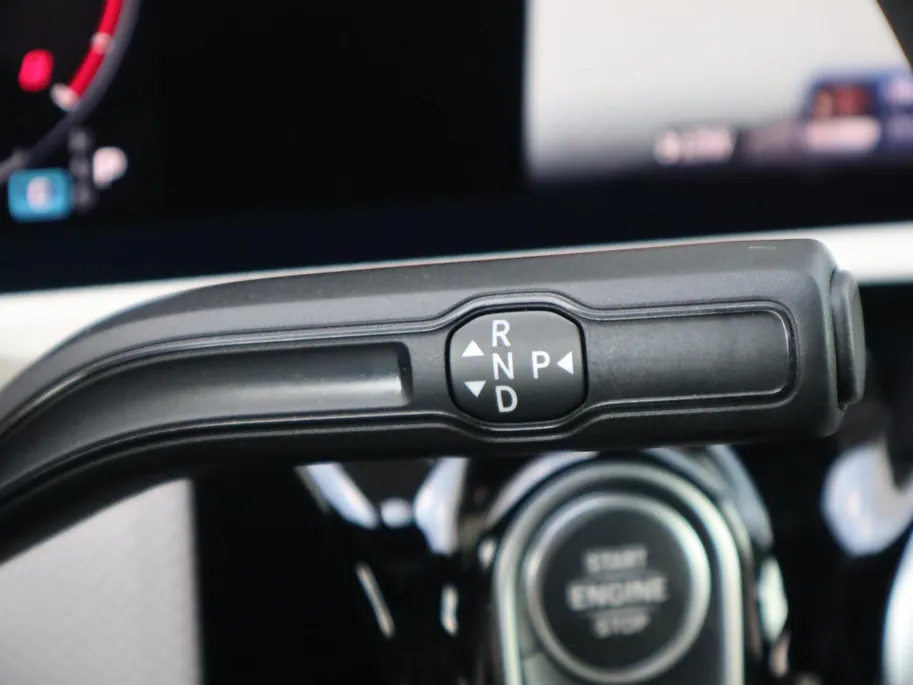 Mercedes-Benz A-Klasse 180 Star Edition Luxury Line l Keyless l Panoramadak l Stoelverwarming