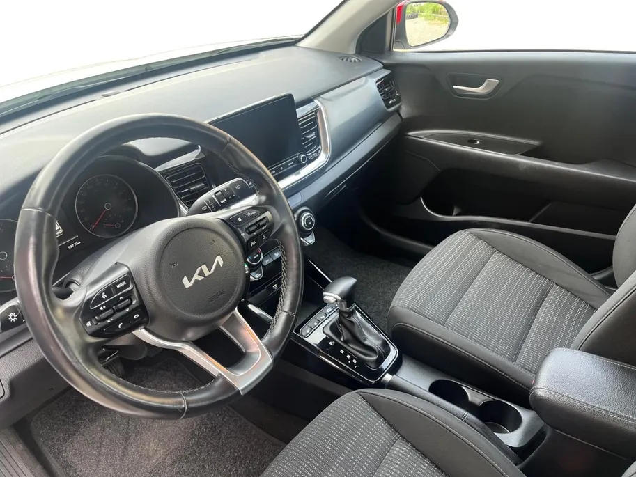 Kia Stonic 1.0i Turbo DynamicLine Automaat |  Two-tone lak | Apple Carplay / Android Auto | Airco |  Elektrische ramen | Camera | Parkeersensoren | Lichtmetalen velgen |