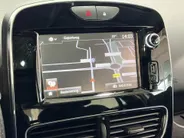 Renault Clio 90PK TCe GT-line | Lichtmetalen Velgen | Panoramadak | Parkeersensoren | Climate Control | Sportstoelen | Cruise Control | Full LED | Navi | Bluetooth | Armsteun | Keyless Entry |