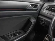 Volkswagen T-Roc 1.5 TSI 150pk Sport Business R · Panoramadak · Camera · Standkachel · Stoelverwarming · Navigatie · 19' Velgen · Elek. Inklapbare Spiegels ·