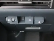 Kia PV5 Passenger Plus 71.2 kWh | Stuur-/stoelverwarming v+a | Camera | Cruise adapt. | Draadloze telefoonlader | PDC v+a | Clima | Navi | LED | 17' LM |