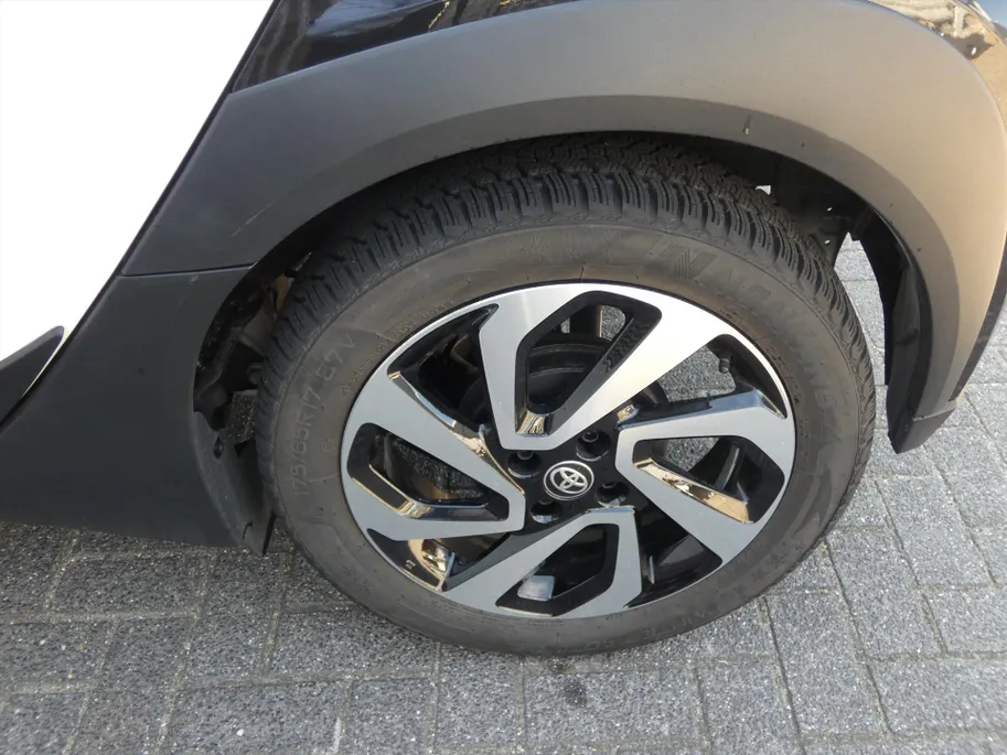 Toyota Aygo X 1.0 VVT-i MT 72pk Envy lCarplay lCruise lClima
