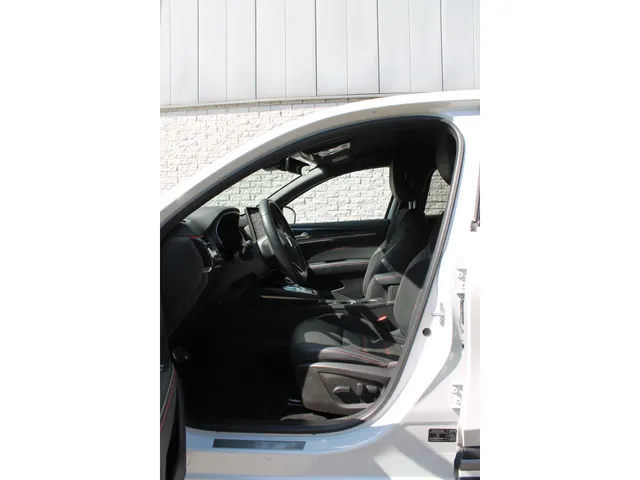 Renault Arkana 1.6 E-Tech Hybrid 145 R.S. Line | navigatie | lederen bekleding | BOSE audio